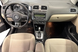 musta Volkswagen Polo 2011 kuva 9.