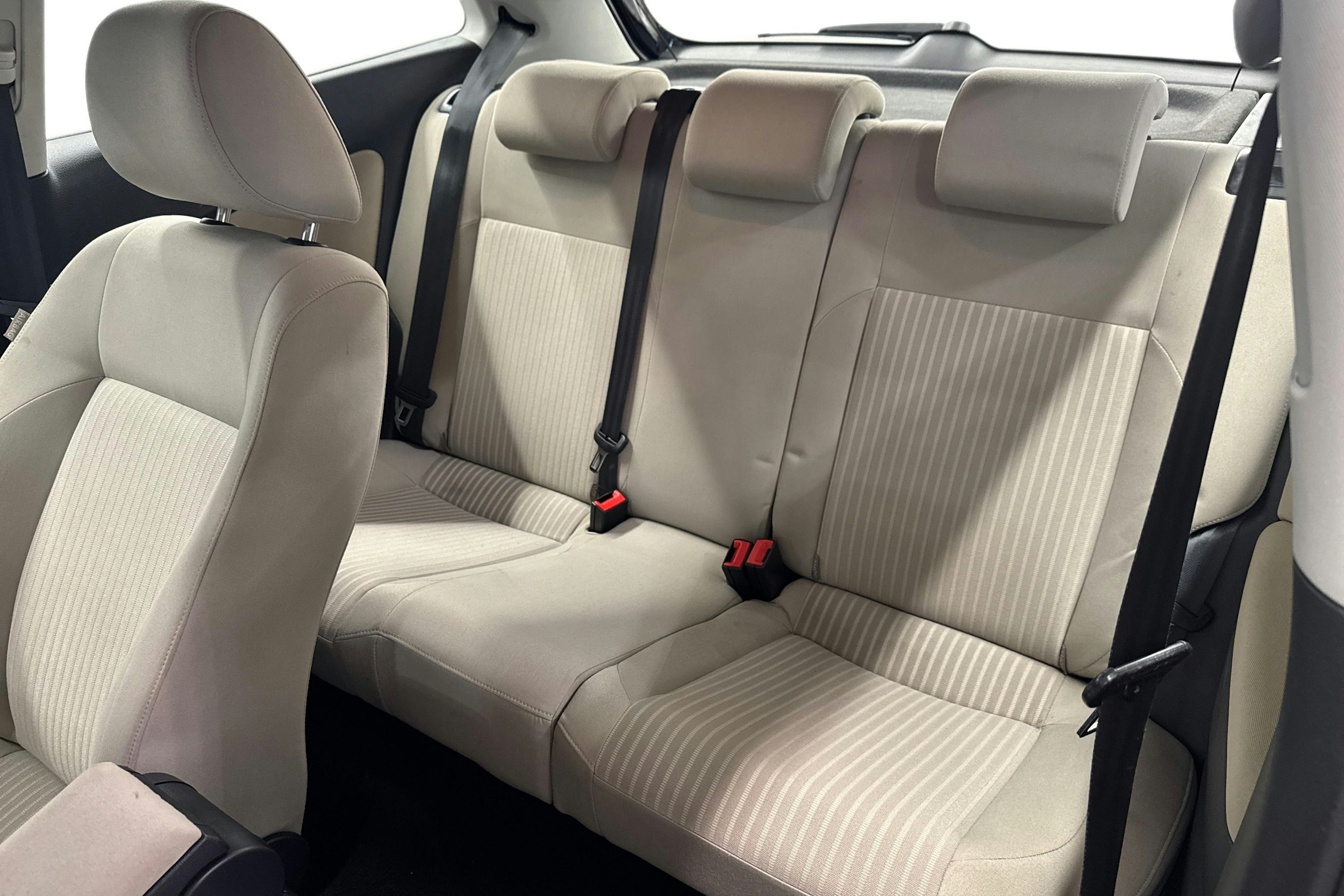 musta Volkswagen Polo 2011 kuva 10.