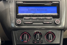 musta Volkswagen Polo 2011 kuva 16.