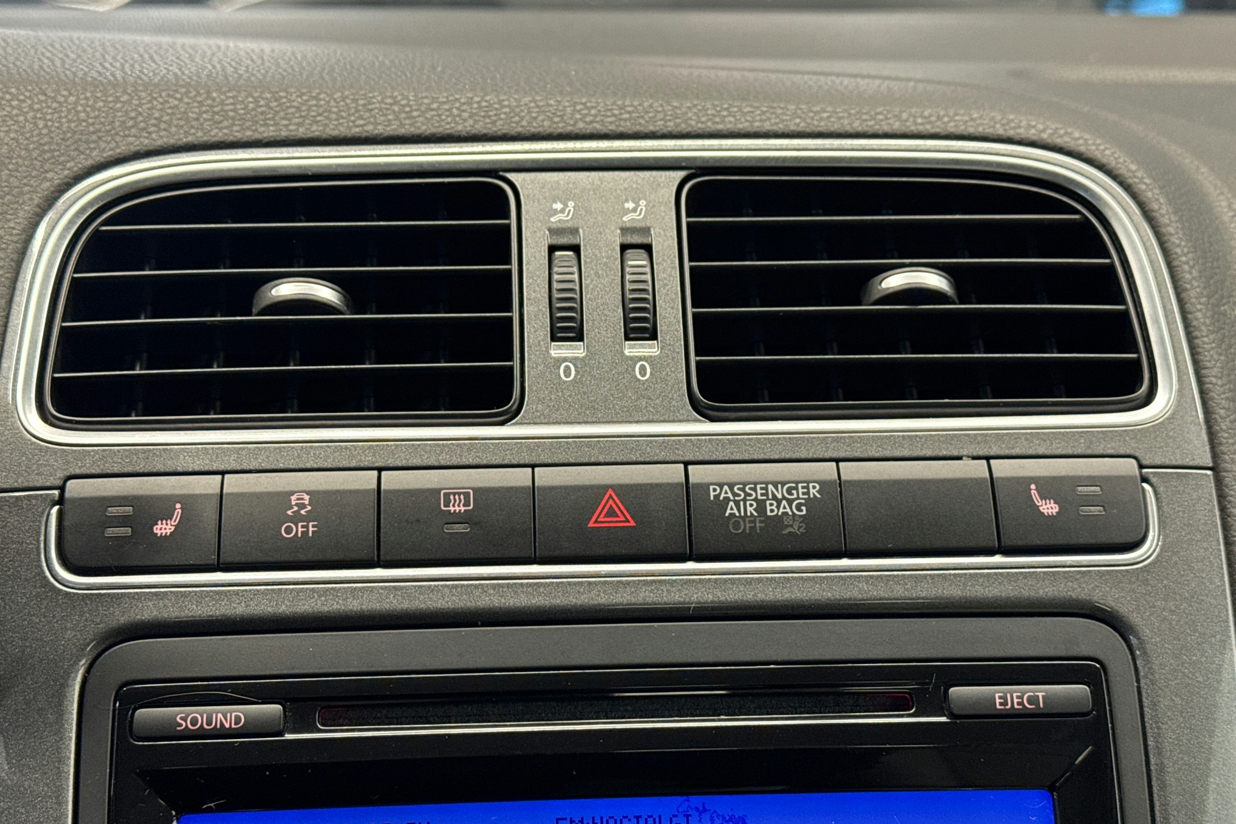 musta Volkswagen Polo 2011 kuva 17.