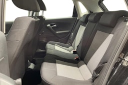 musta Volkswagen Polo 2011 kuva 7.