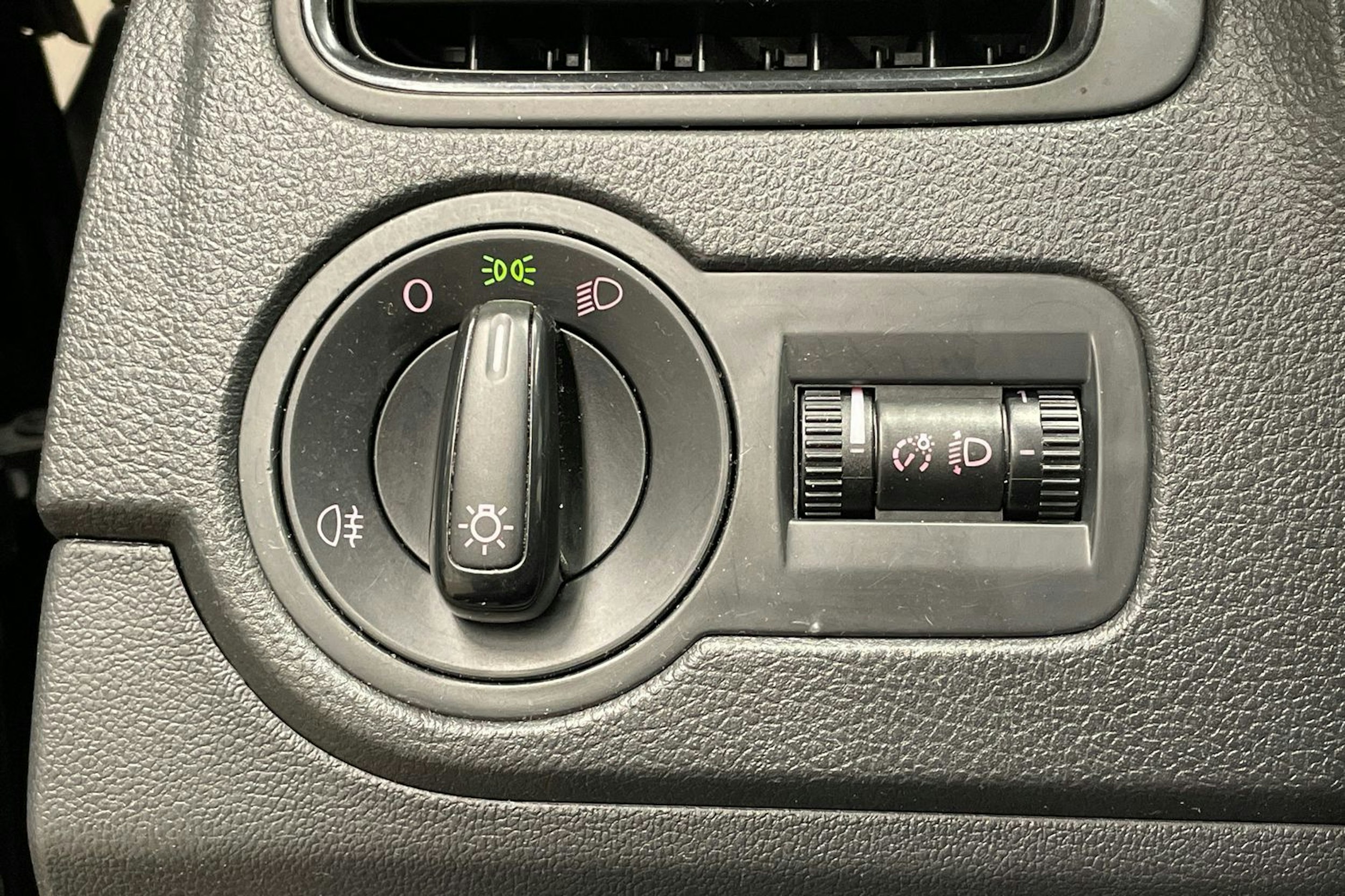 musta Volkswagen Polo 2011 kuva 33.