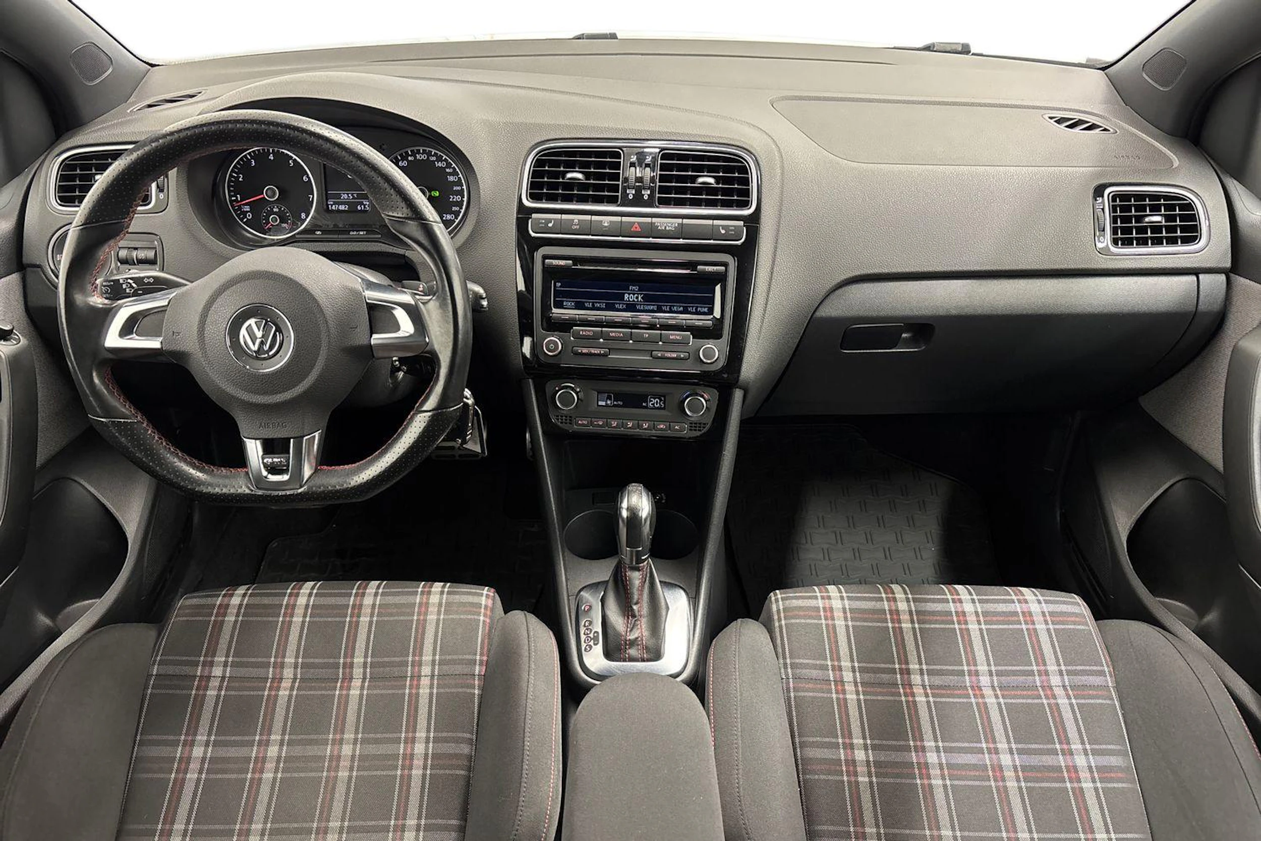 valkoinen Volkswagen Polo 2012 kuva 9.