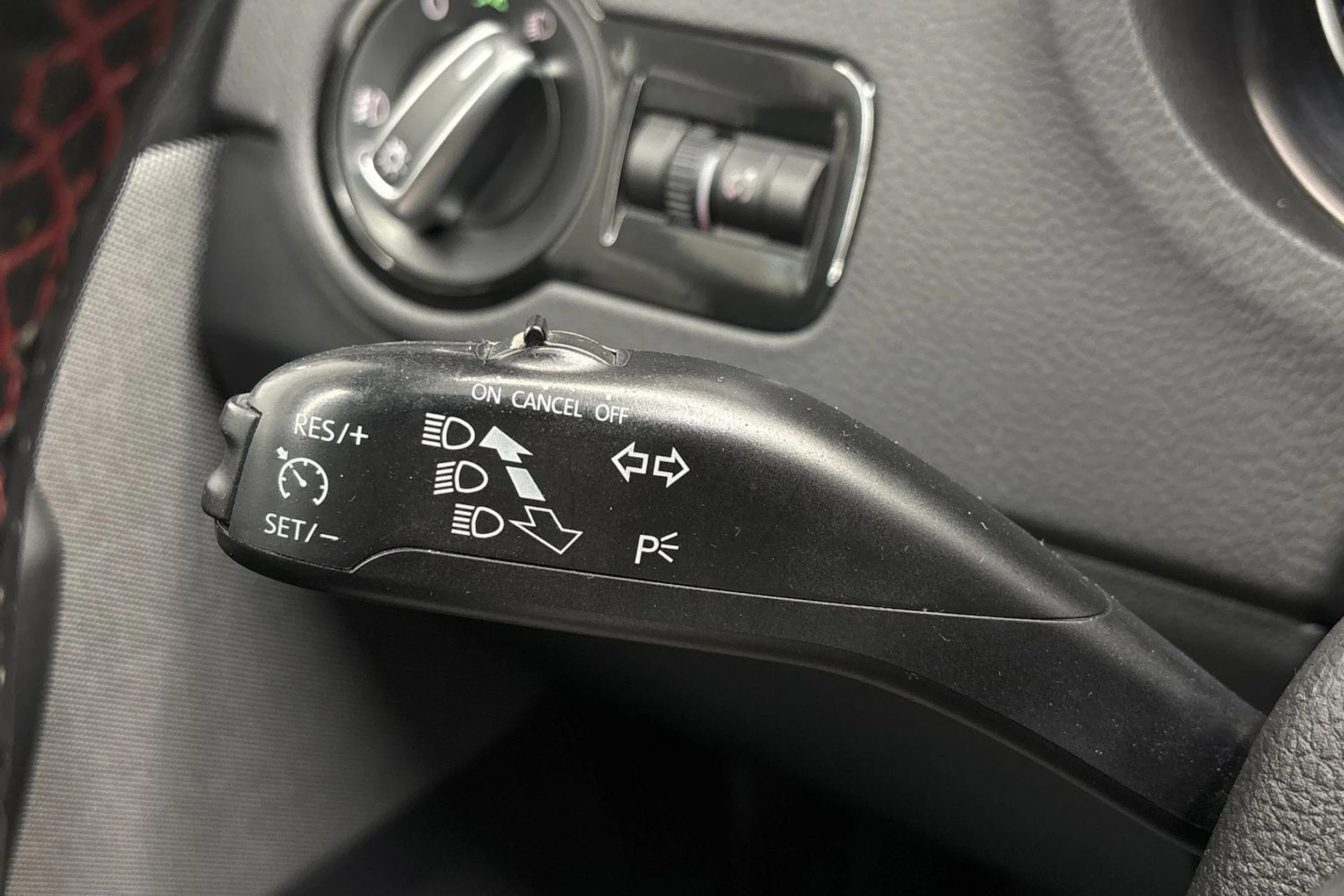 valkoinen Volkswagen Polo 2012 kuva 17.