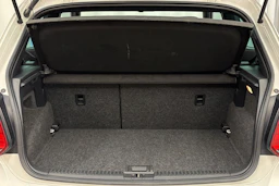 valkoinen Volkswagen Polo 2012 kuva 21.