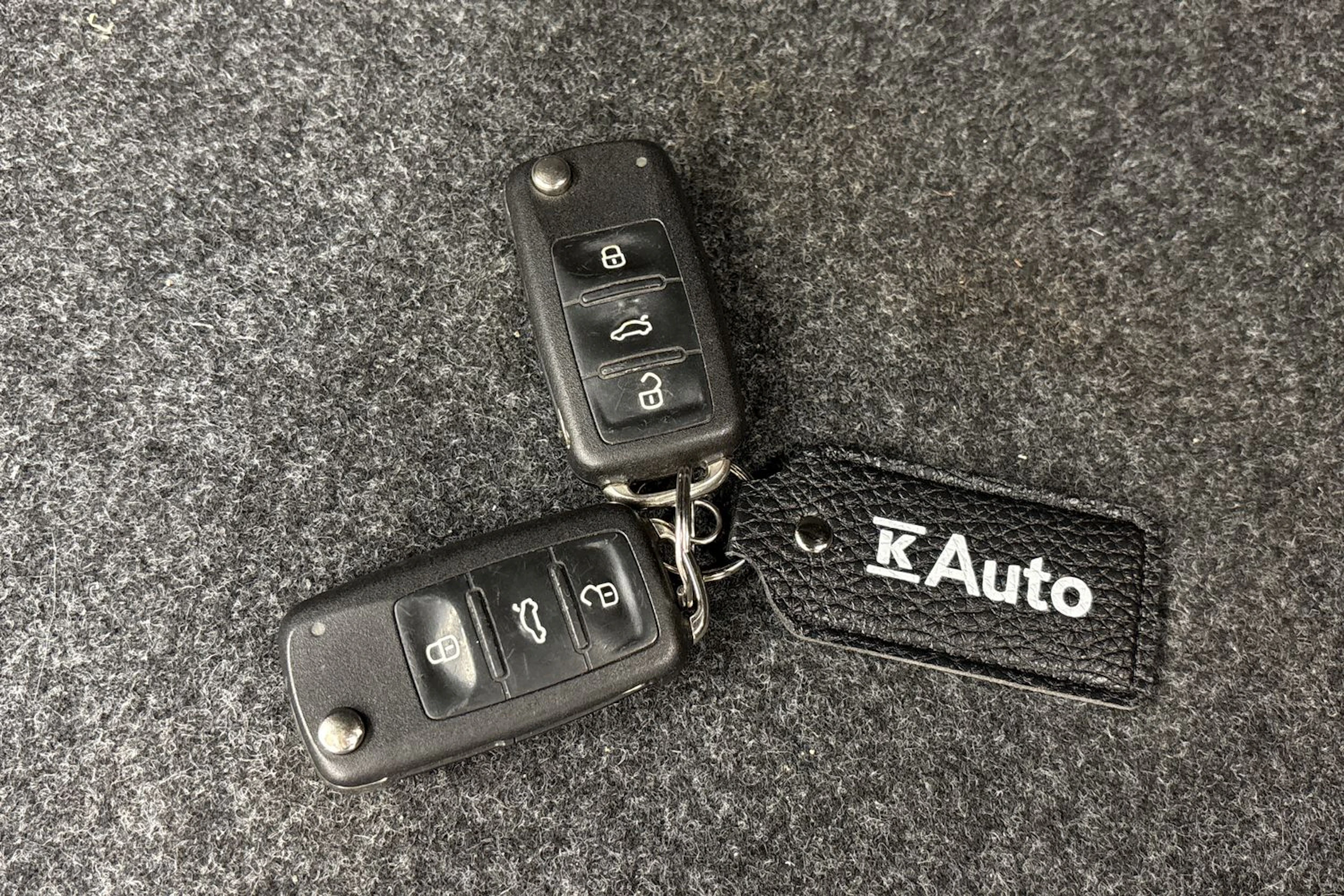 valkoinen Volkswagen Polo 2012 kuva 22.