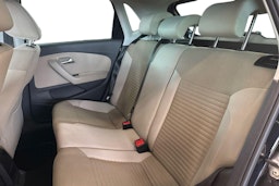 musta Volkswagen Polo 2011 kuva 8.