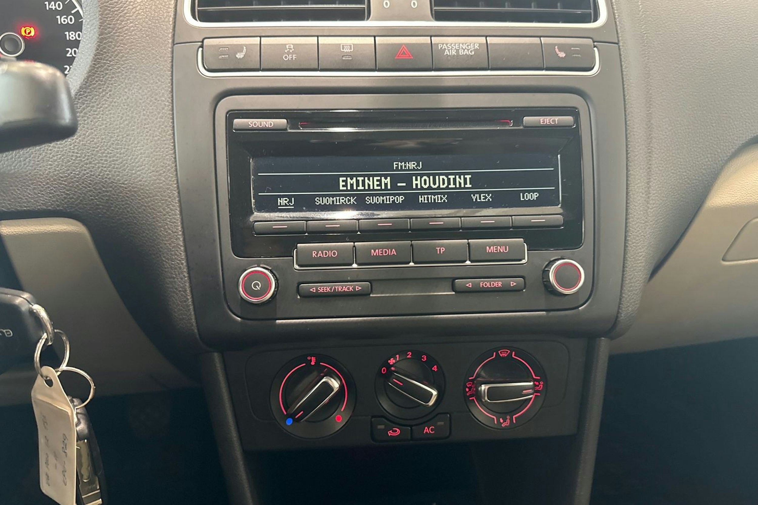 musta Volkswagen Polo 2011 kuva 11.