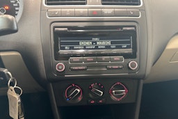 musta Volkswagen Polo 2011 kuva 11.
