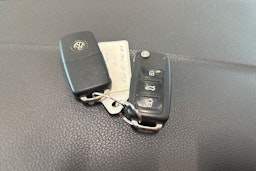 musta Volkswagen Polo 2011 kuva 12.