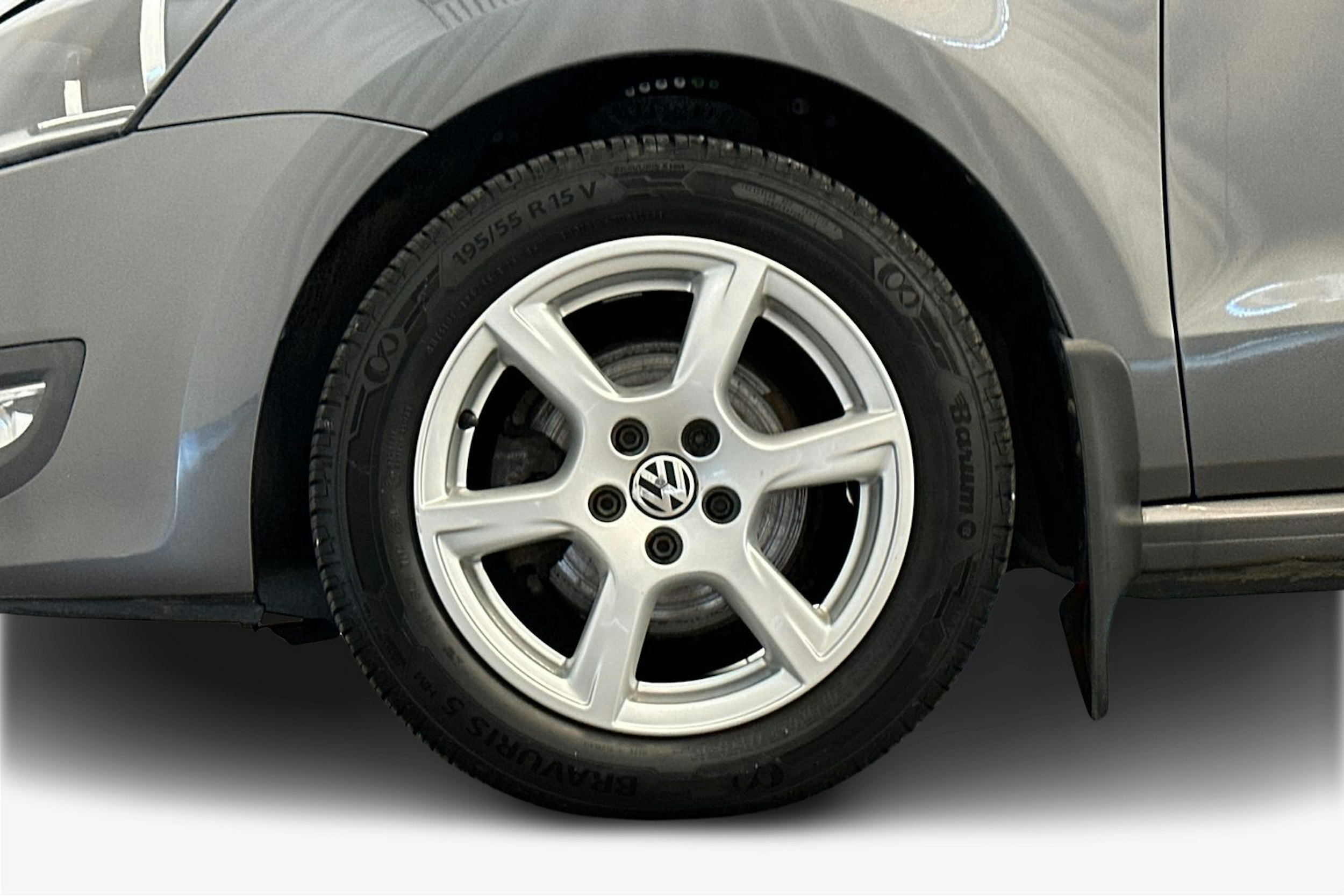 harmaa Volkswagen Polo 2012 kuva 9.