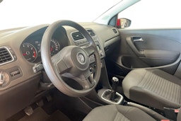 punainen Volkswagen Polo 2011 kuva 6.