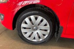 punainen Volkswagen Polo 2011 kuva 9.