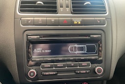 punainen Volkswagen Polo 2011 kuva 16.