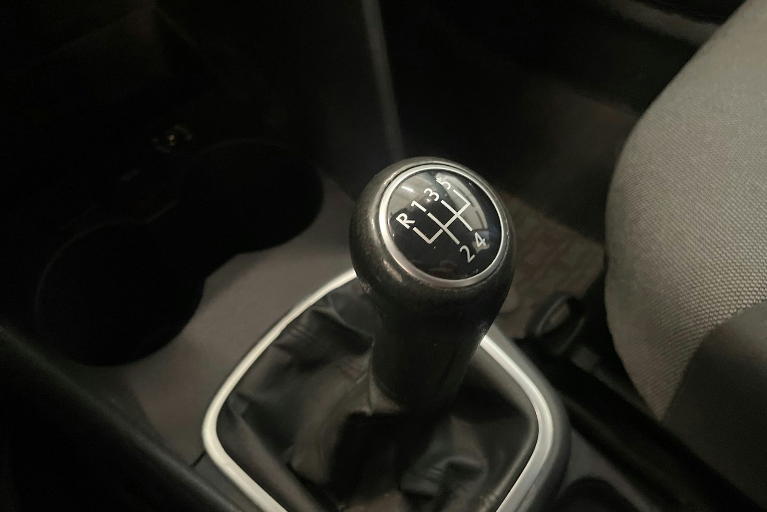 punainen Volkswagen Polo 2011 kuva 18.