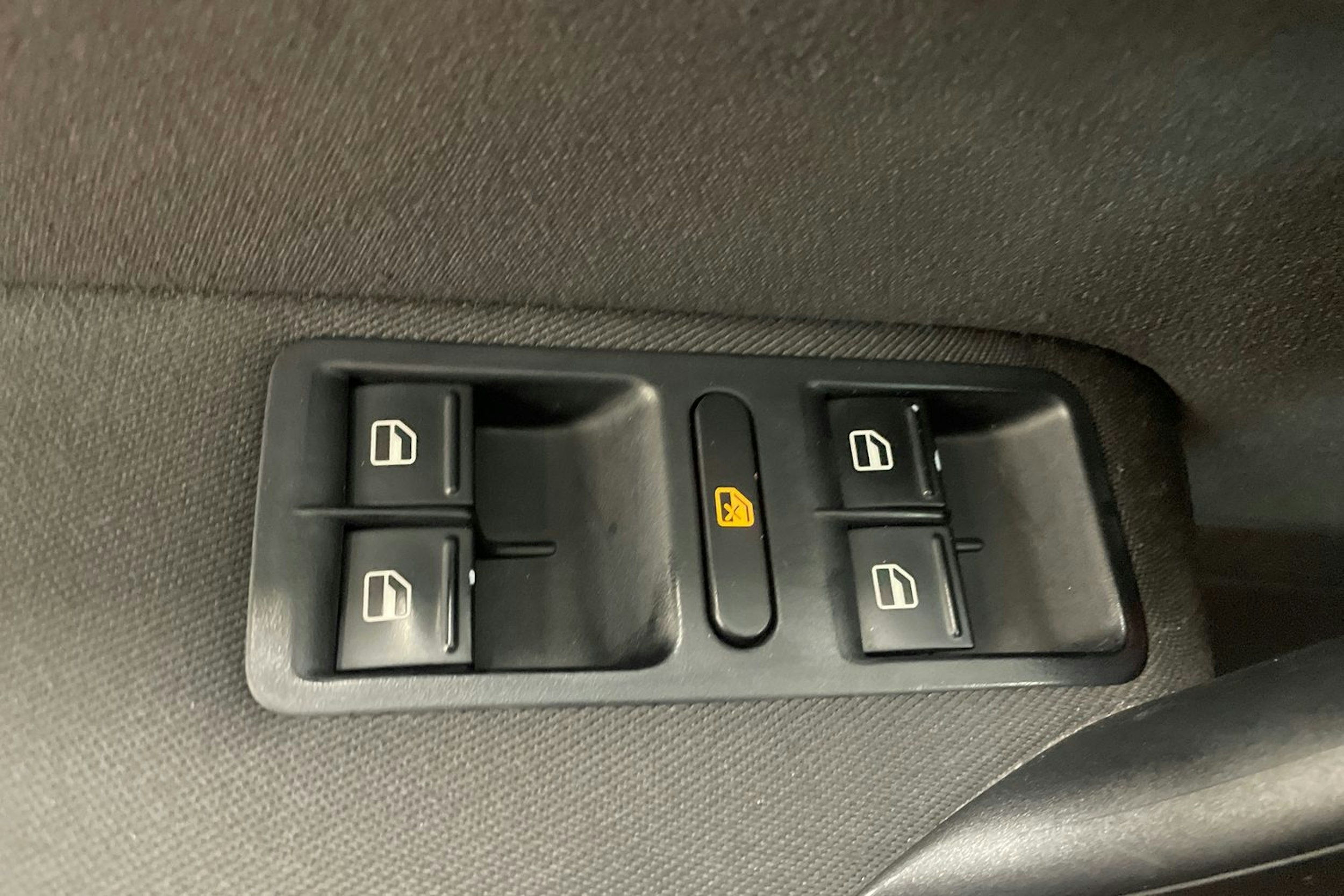 punainen Volkswagen Polo 2011 kuva 19.