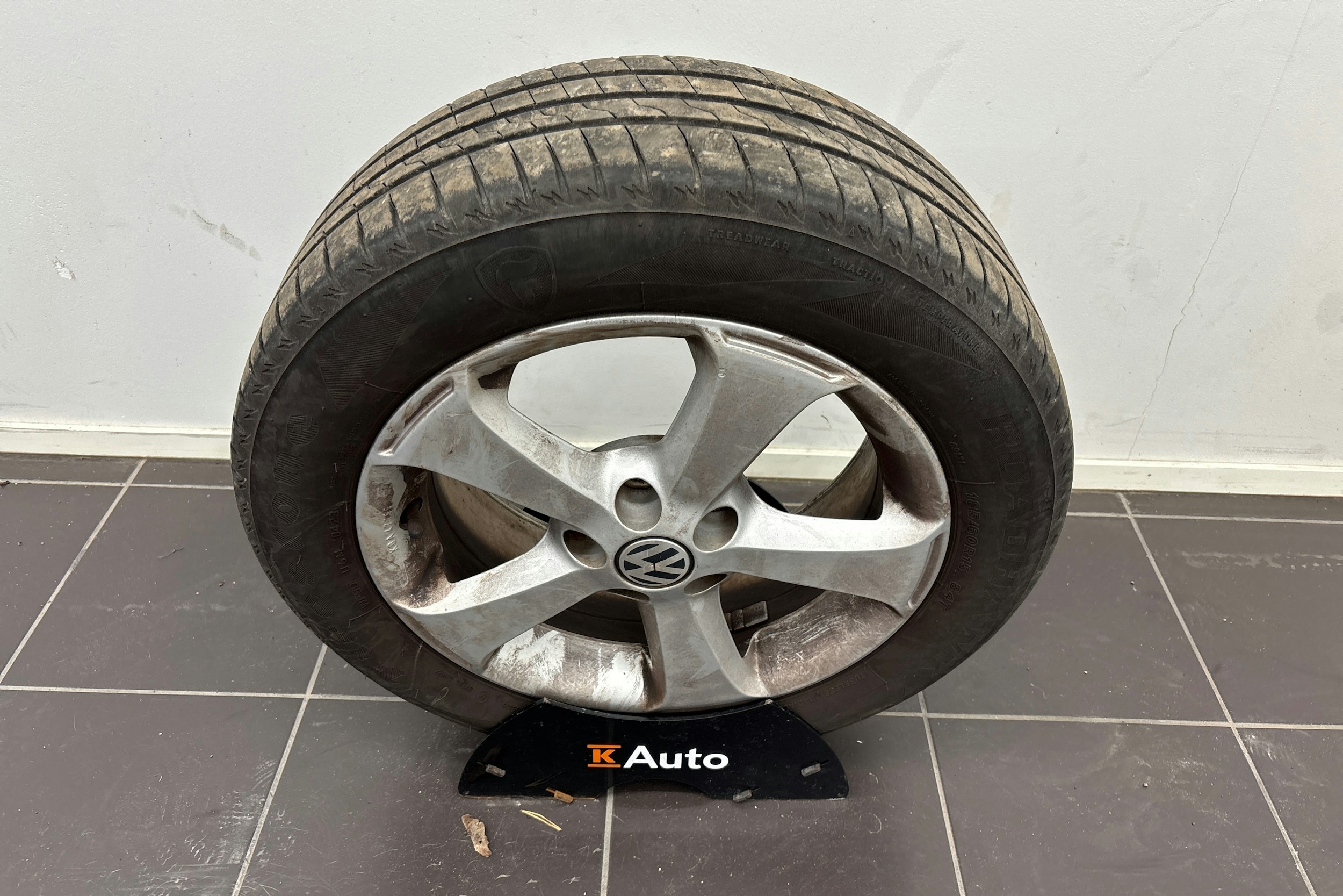 harmaa Volkswagen Polo 2011 kuva 12.