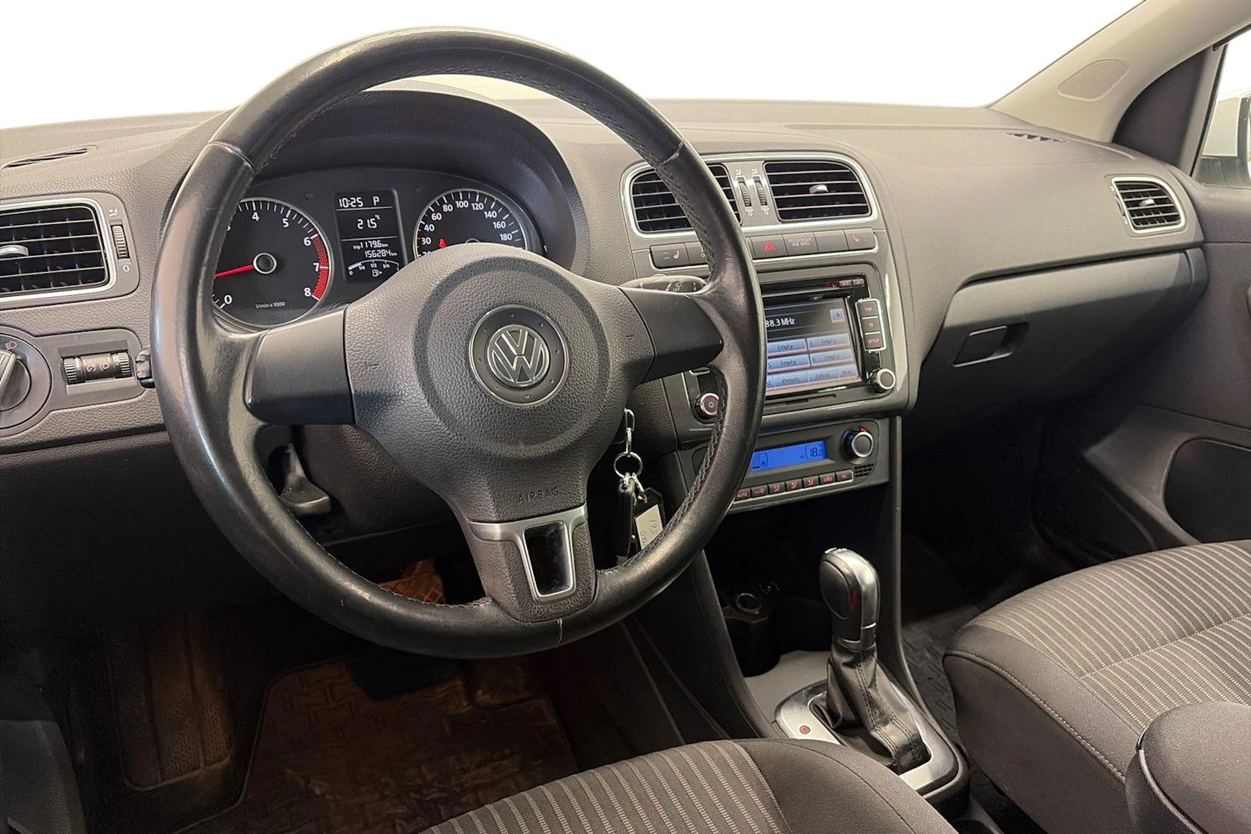 valkoinen Volkswagen Polo 2011 kuva 6.