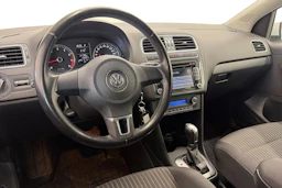 valkoinen Volkswagen Polo 2011 kuva 6.