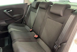 valkoinen Volkswagen Polo 2011 kuva 8.