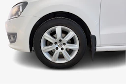 valkoinen Volkswagen Polo 2011 kuva 9.
