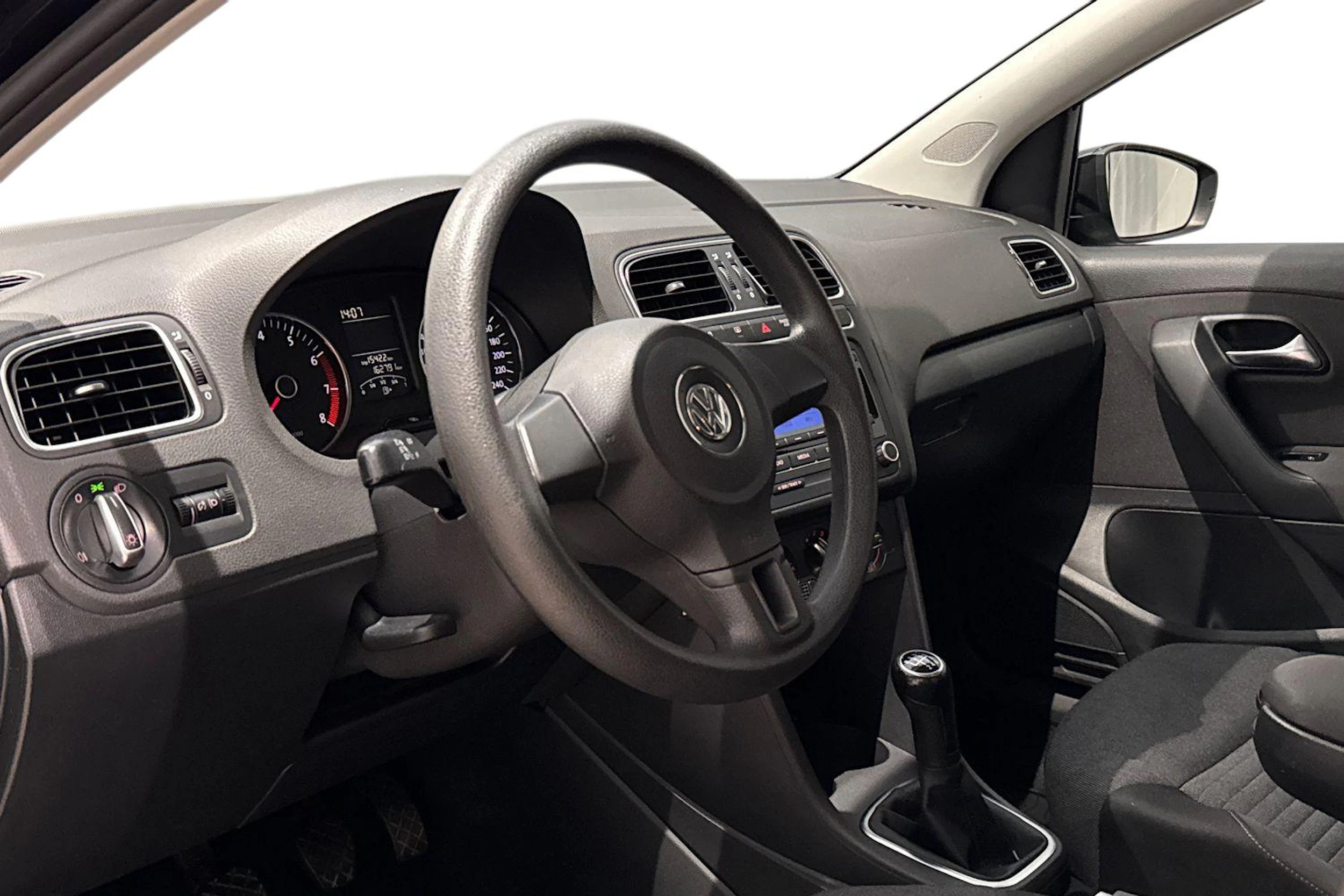 musta Volkswagen Polo 2011 kuva 6.