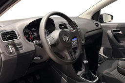 musta Volkswagen Polo 2011 kuva 6.
