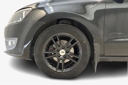 musta Volkswagen Polo 2011 kuva 9.