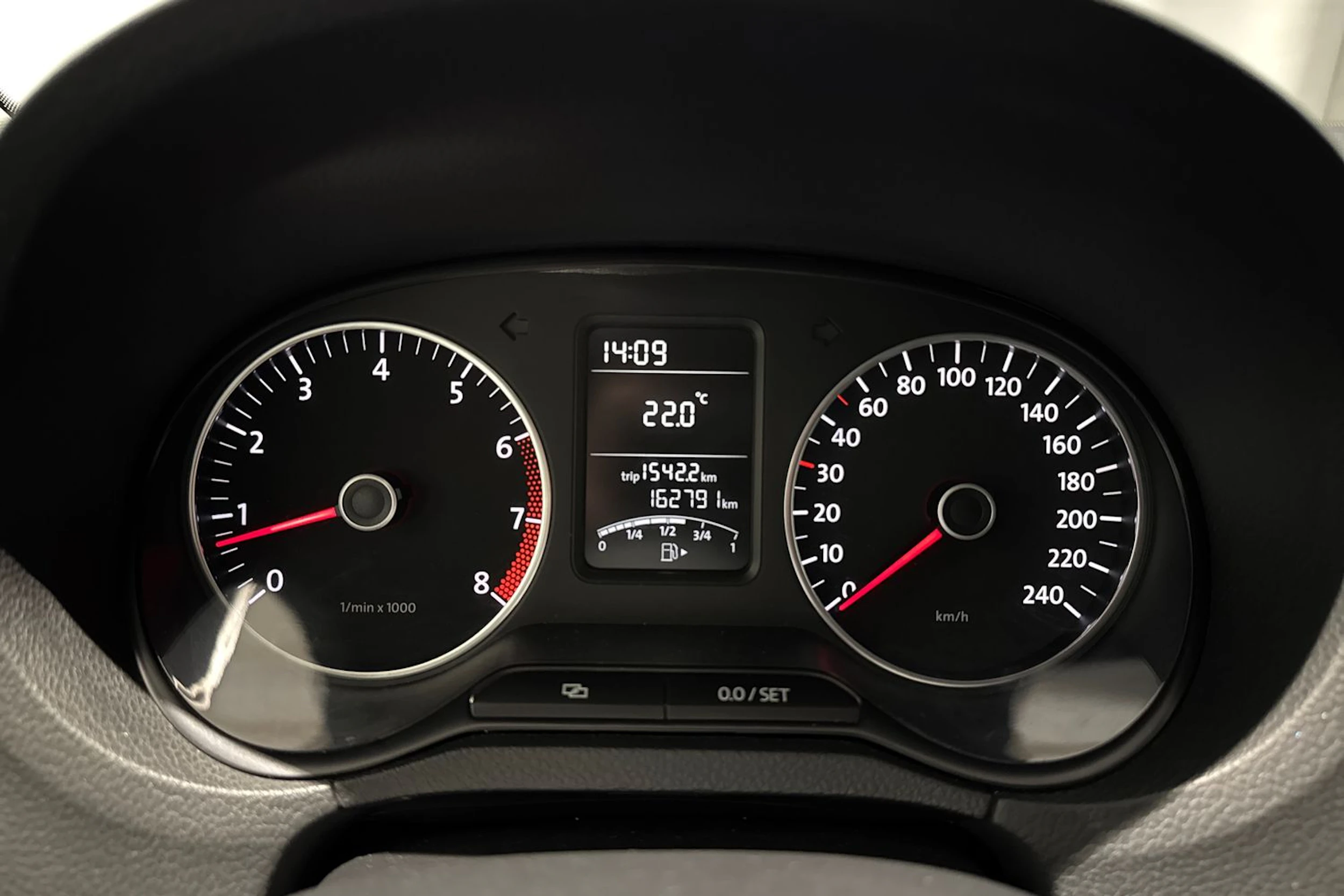 musta Volkswagen Polo 2011 kuva 15.