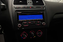 musta Volkswagen Polo 2011 kuva 16.