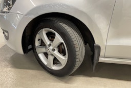 harmaa Volkswagen Polo 2011 kuva 13.