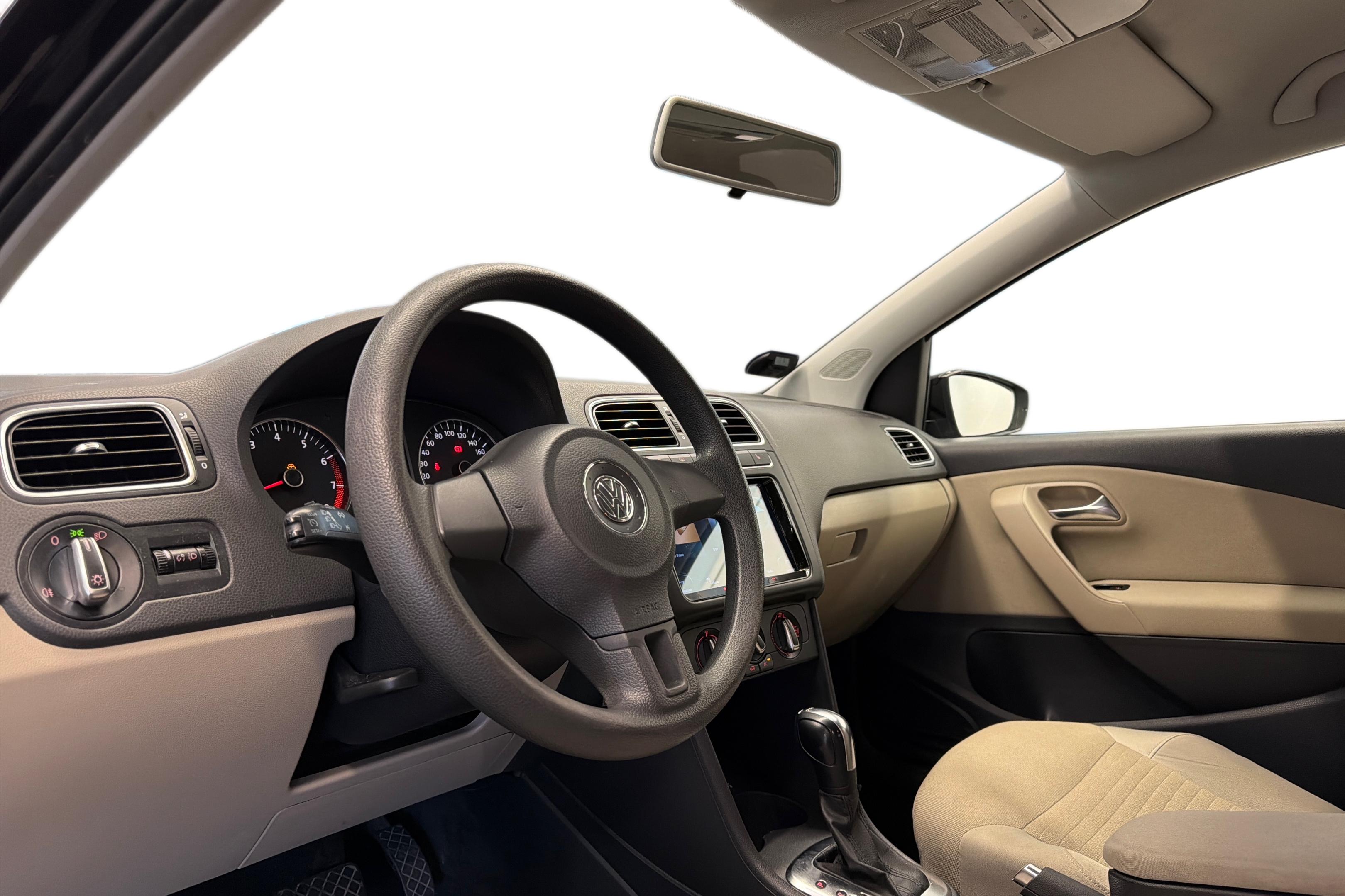 Volkswagen Polo 2011, photo 6/23