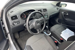 harmaa Volkswagen Polo 2011 kuva 3.