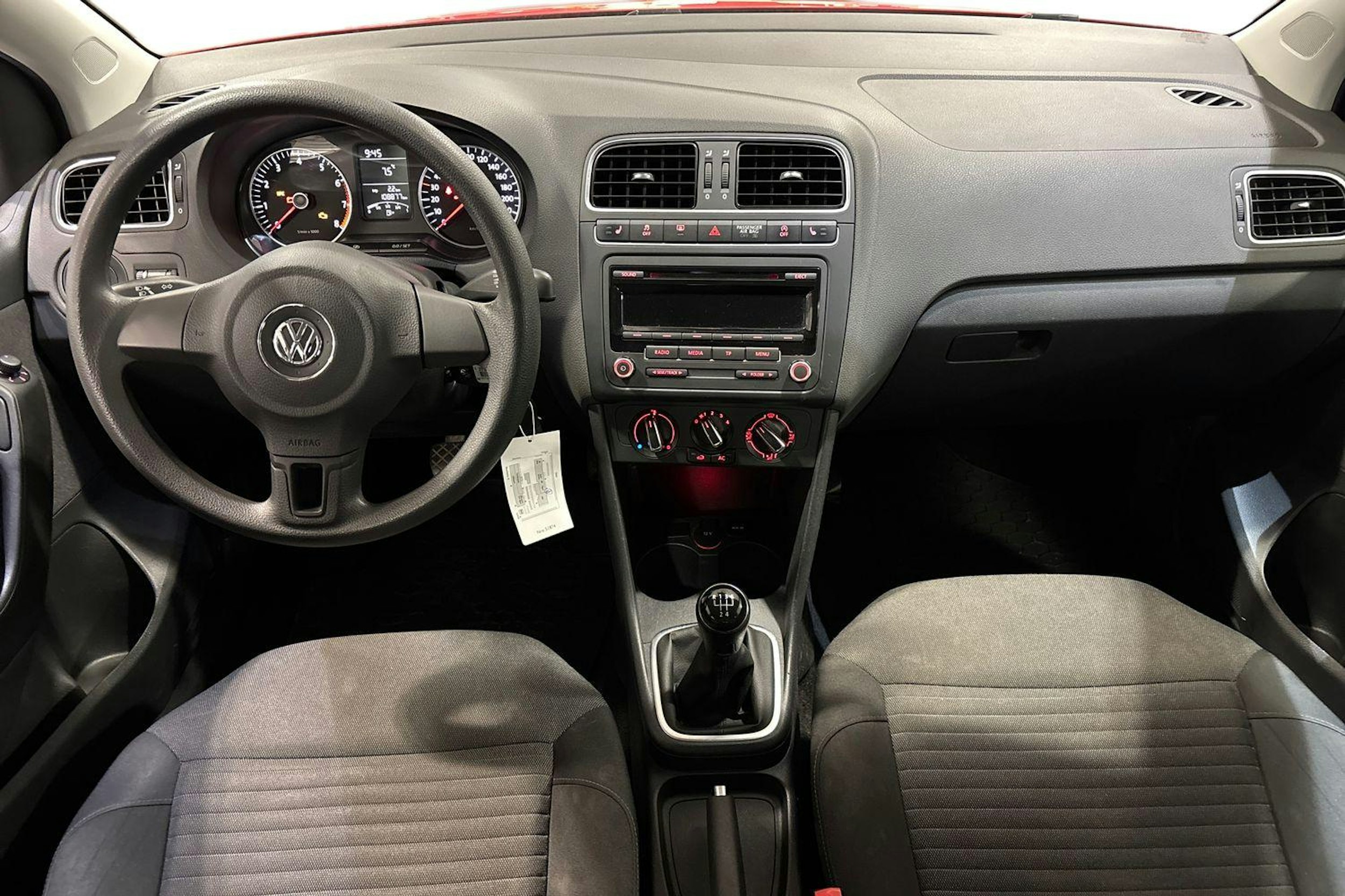 punainen Volkswagen Polo 2013 kuva 9.