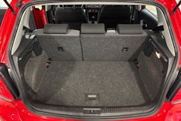 punainen Volkswagen Polo 2013 kuva 15.