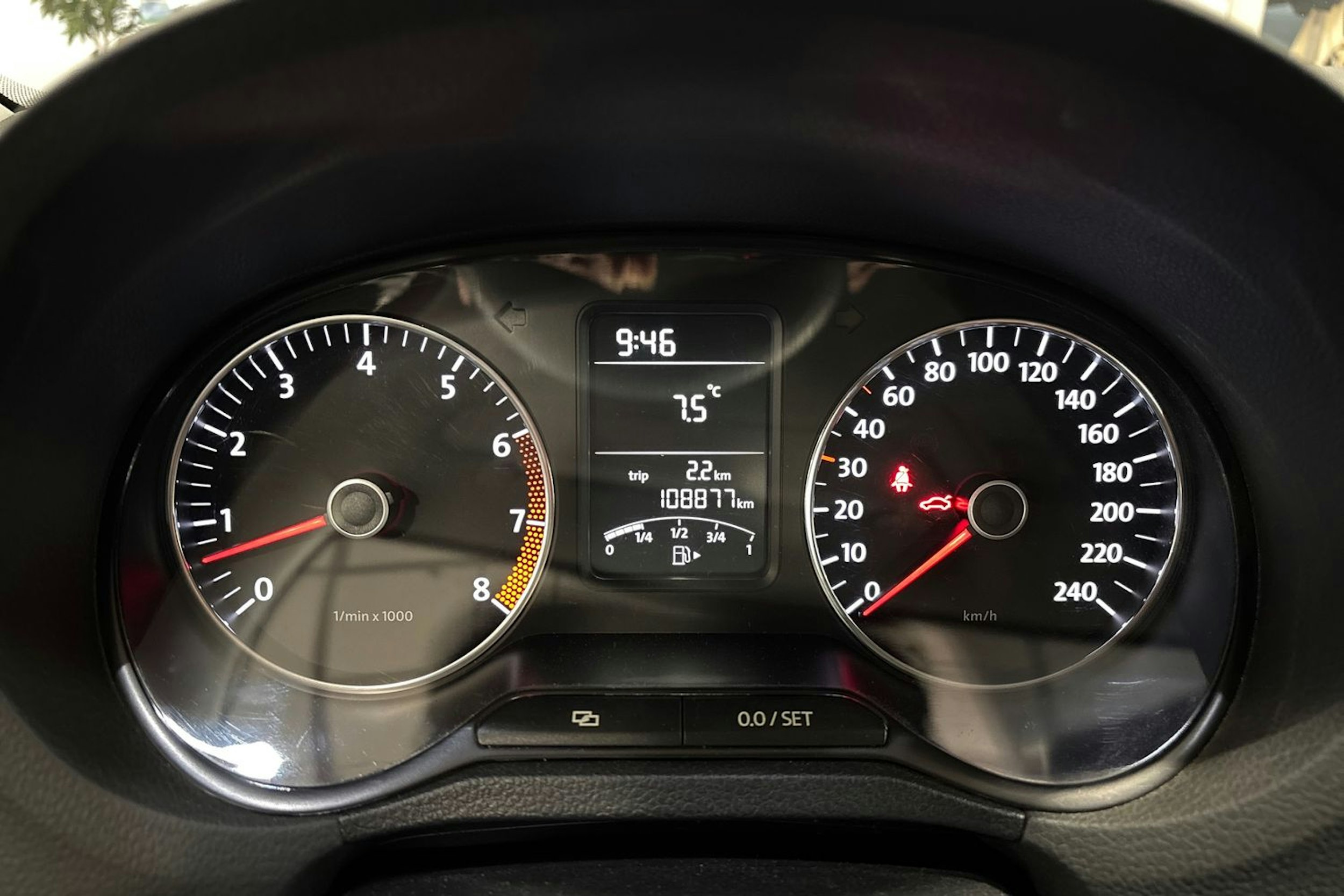 punainen Volkswagen Polo 2013 kuva 18.