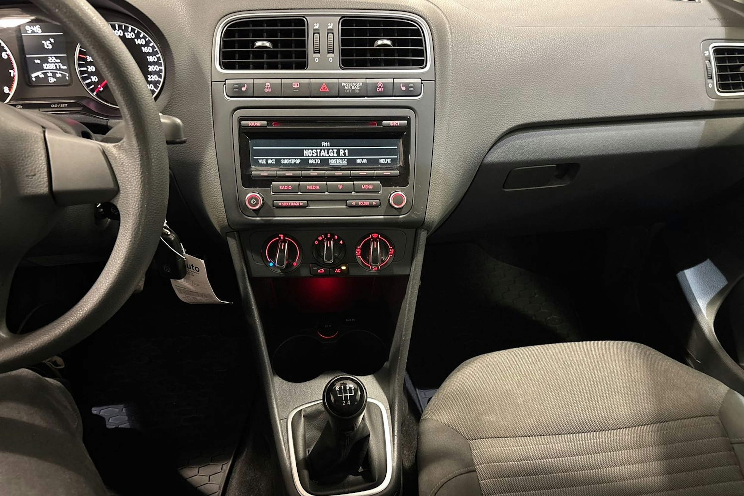 punainen Volkswagen Polo 2013 kuva 19.