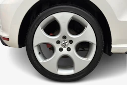valkoinen Volkswagen Polo 2012 kuva 9.