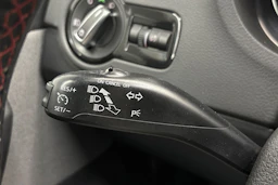valkoinen Volkswagen Polo 2012 kuva 13.