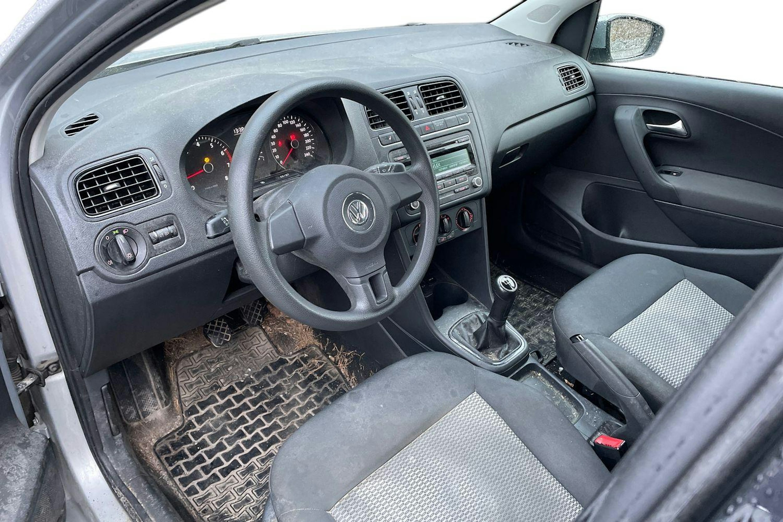 harmaa Volkswagen Polo 2012 kuva 3.