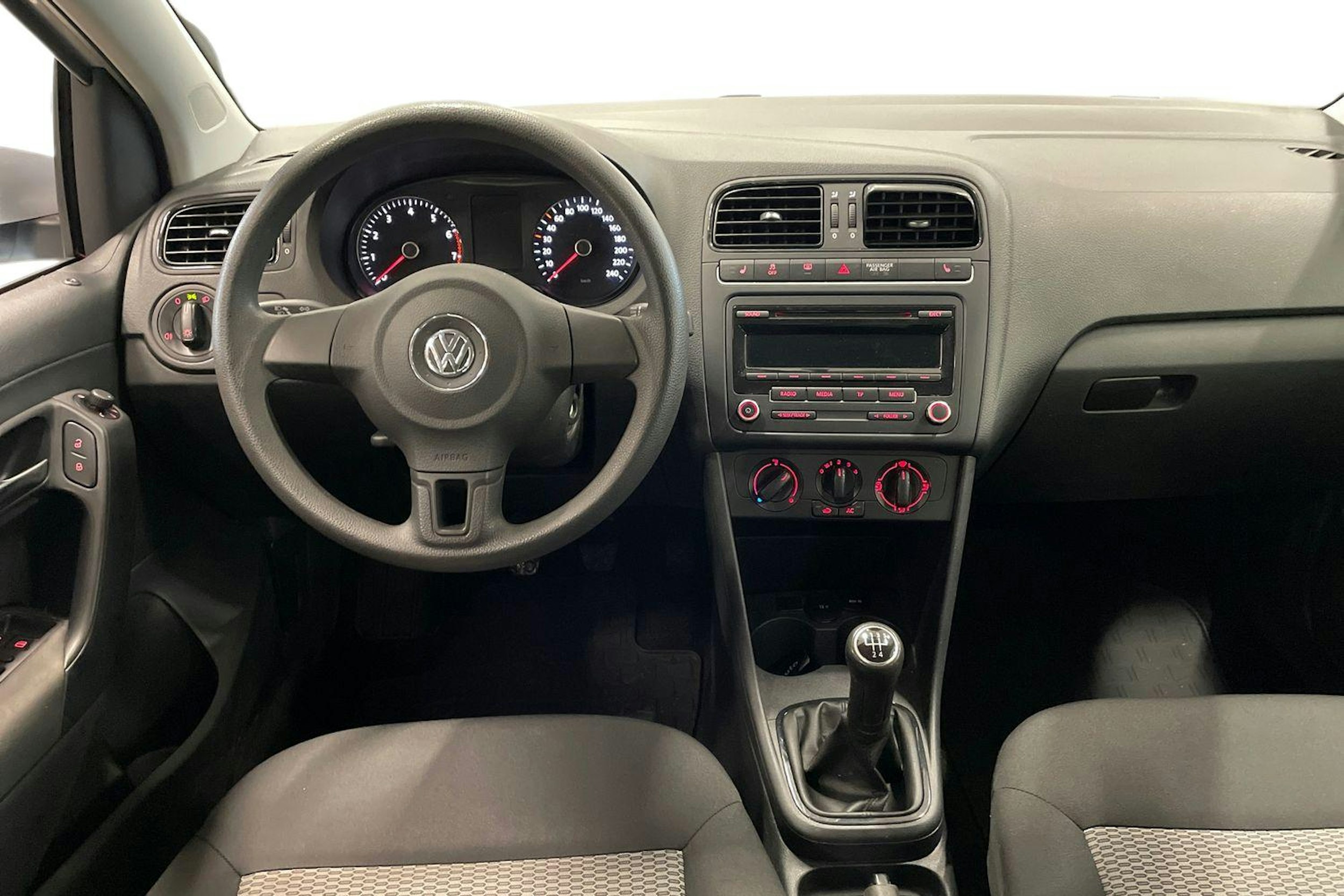 harmaa Volkswagen Polo 2012 kuva 9.