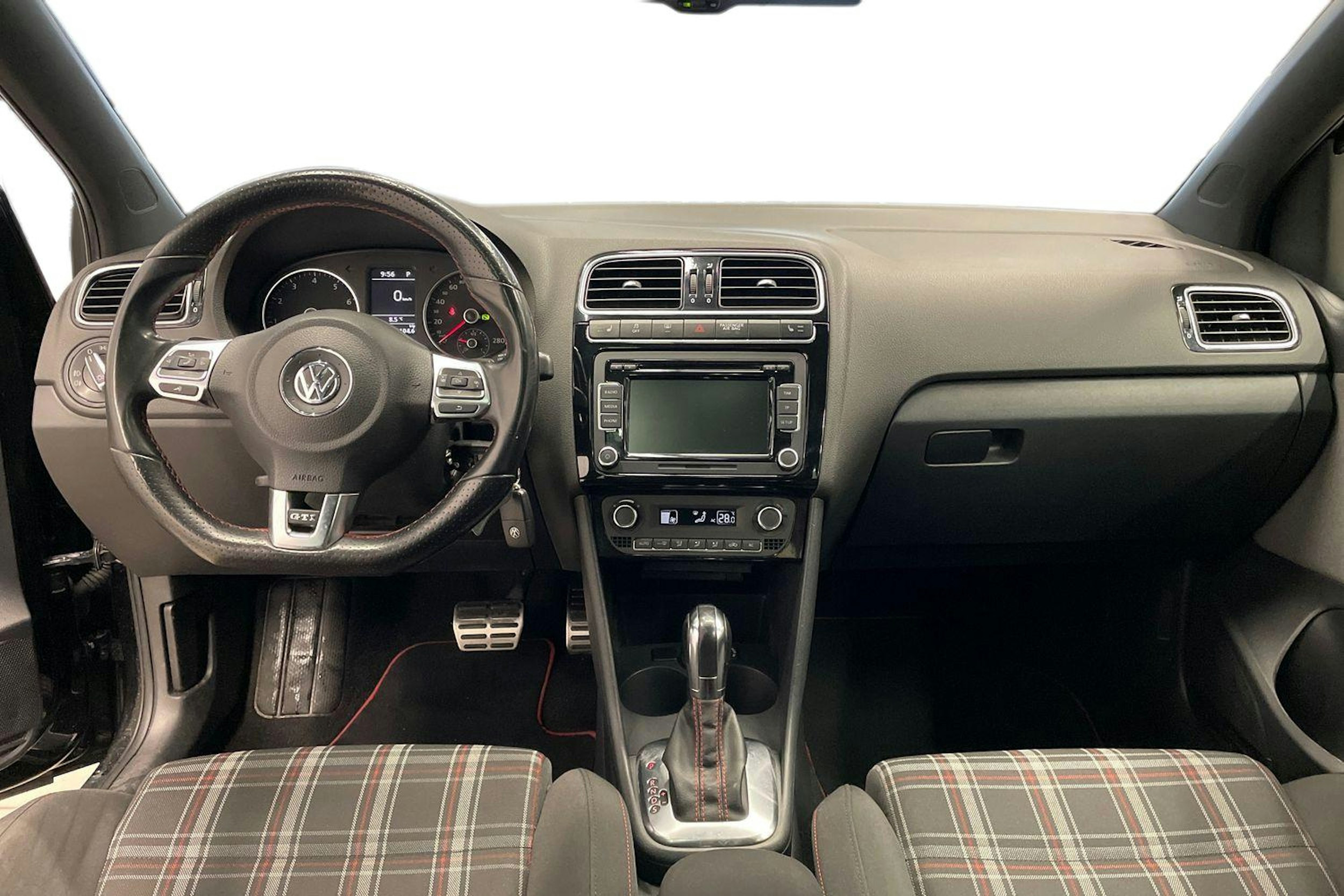 Musta Volkswagen POLO 2012 kuva 9.