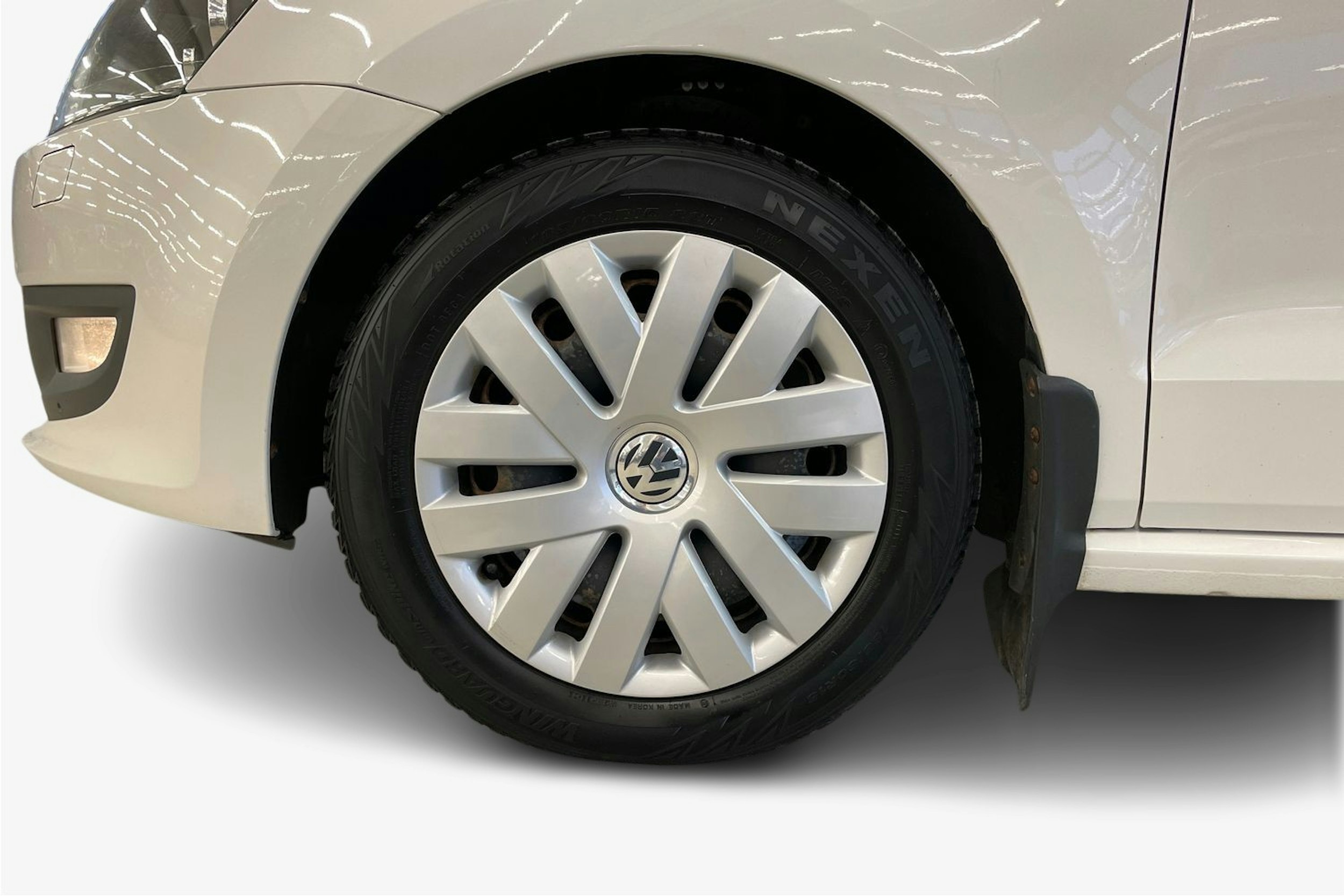 Valkoinen Volkswagen POLO 2012 kuva 11.