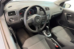 harmaa Volkswagen Polo 2012 kuva 6.