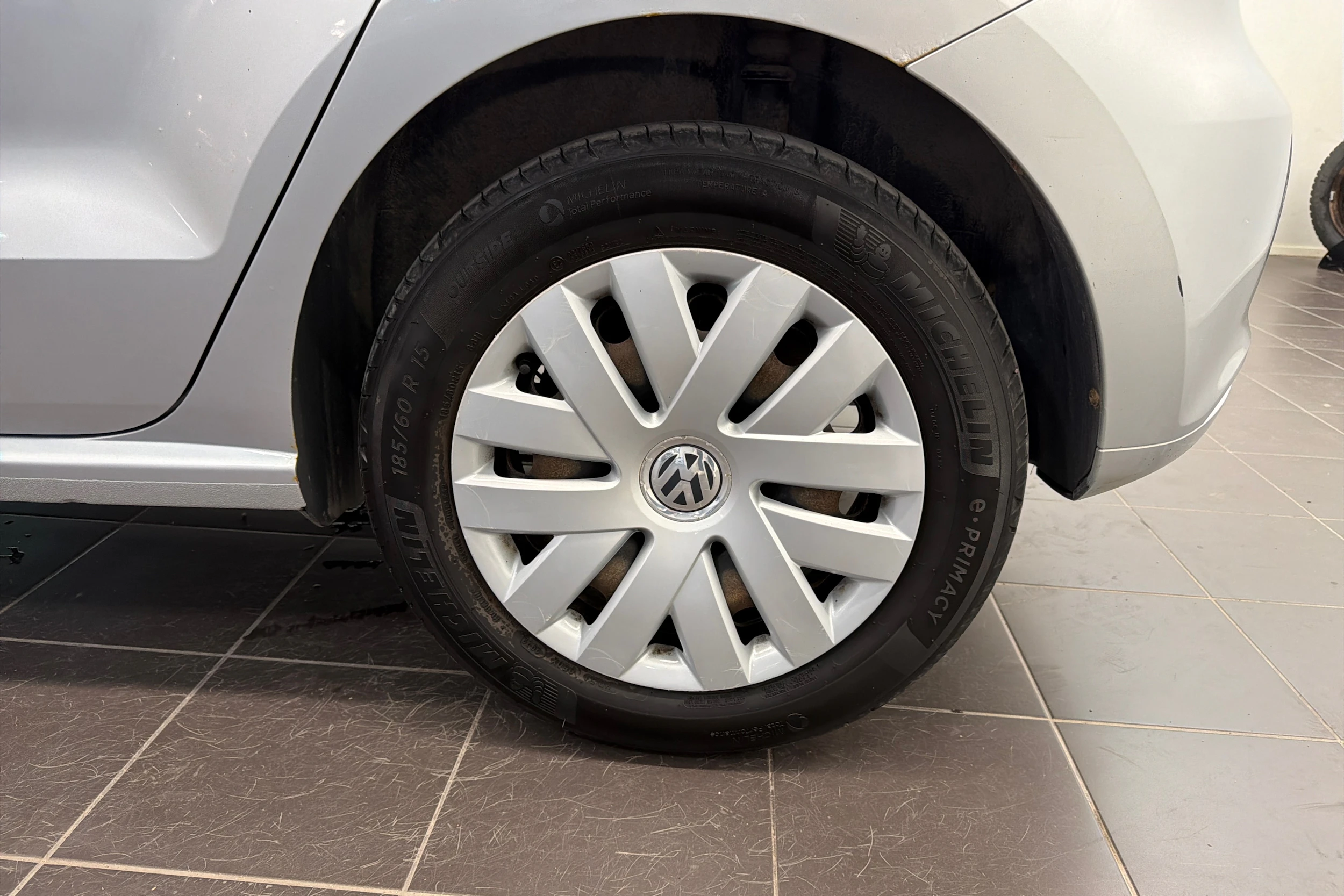 harmaa Volkswagen Polo 2012 kuva 10.