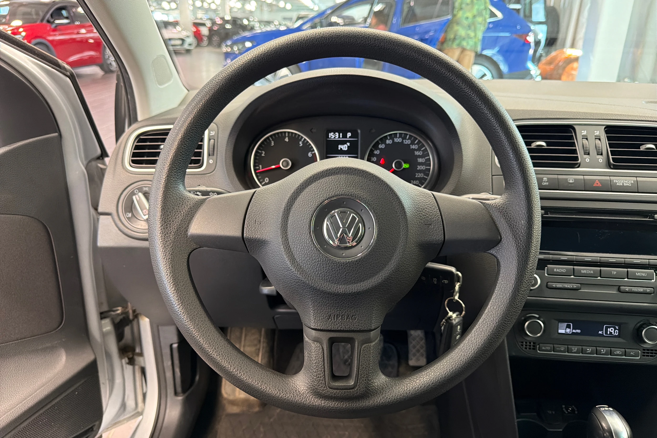 harmaa Volkswagen Polo 2012 kuva 11.