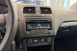 harmaa Volkswagen Polo 2012 kuva 12.