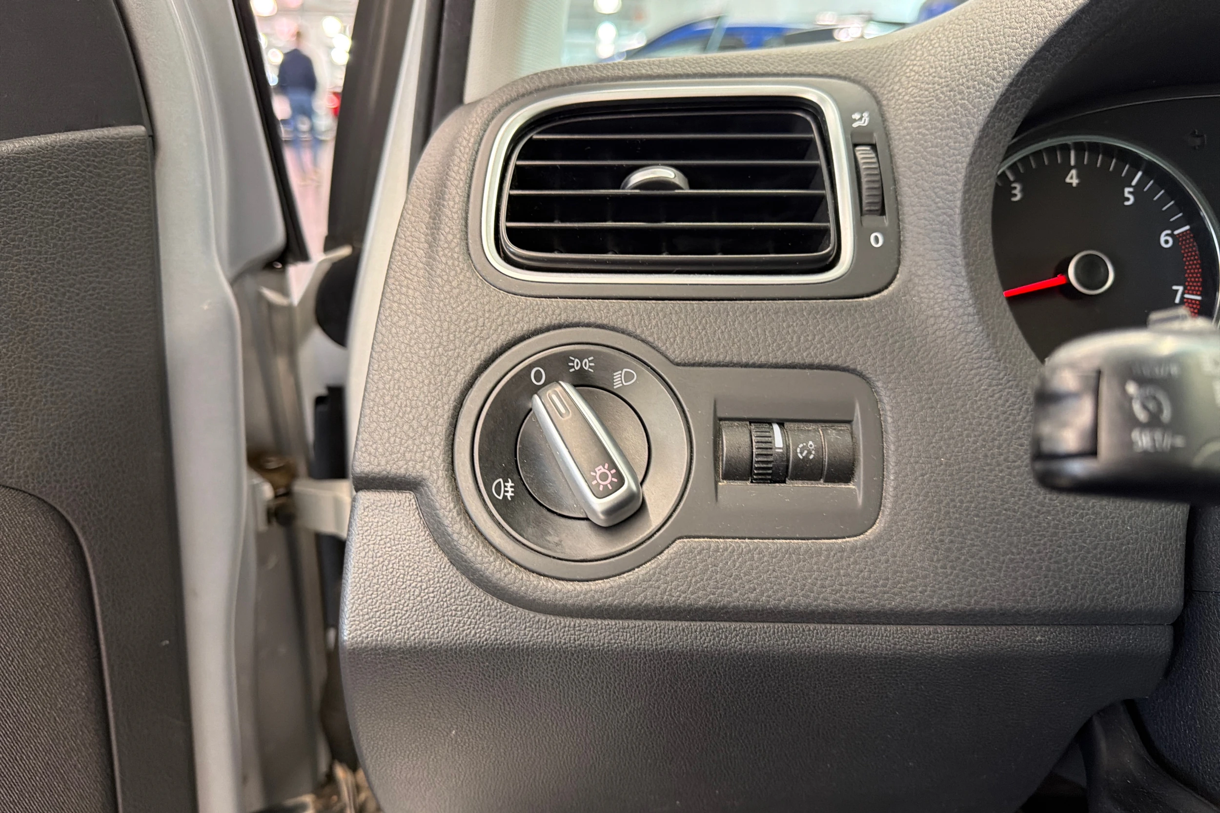 harmaa Volkswagen Polo 2012 kuva 13.