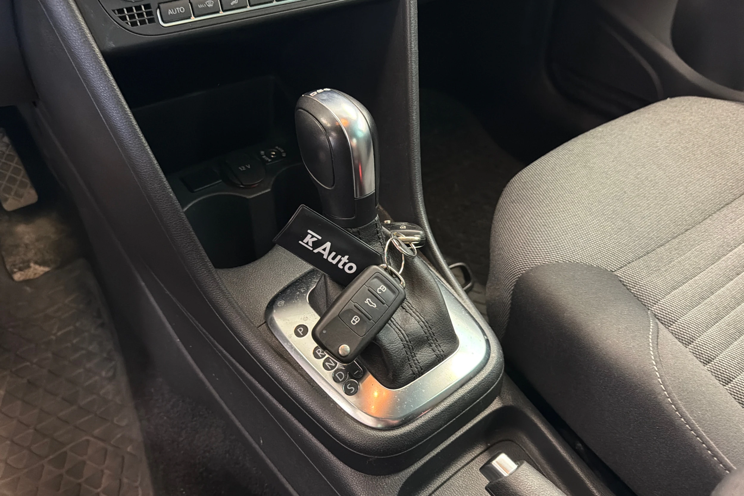harmaa Volkswagen Polo 2012 kuva 15.