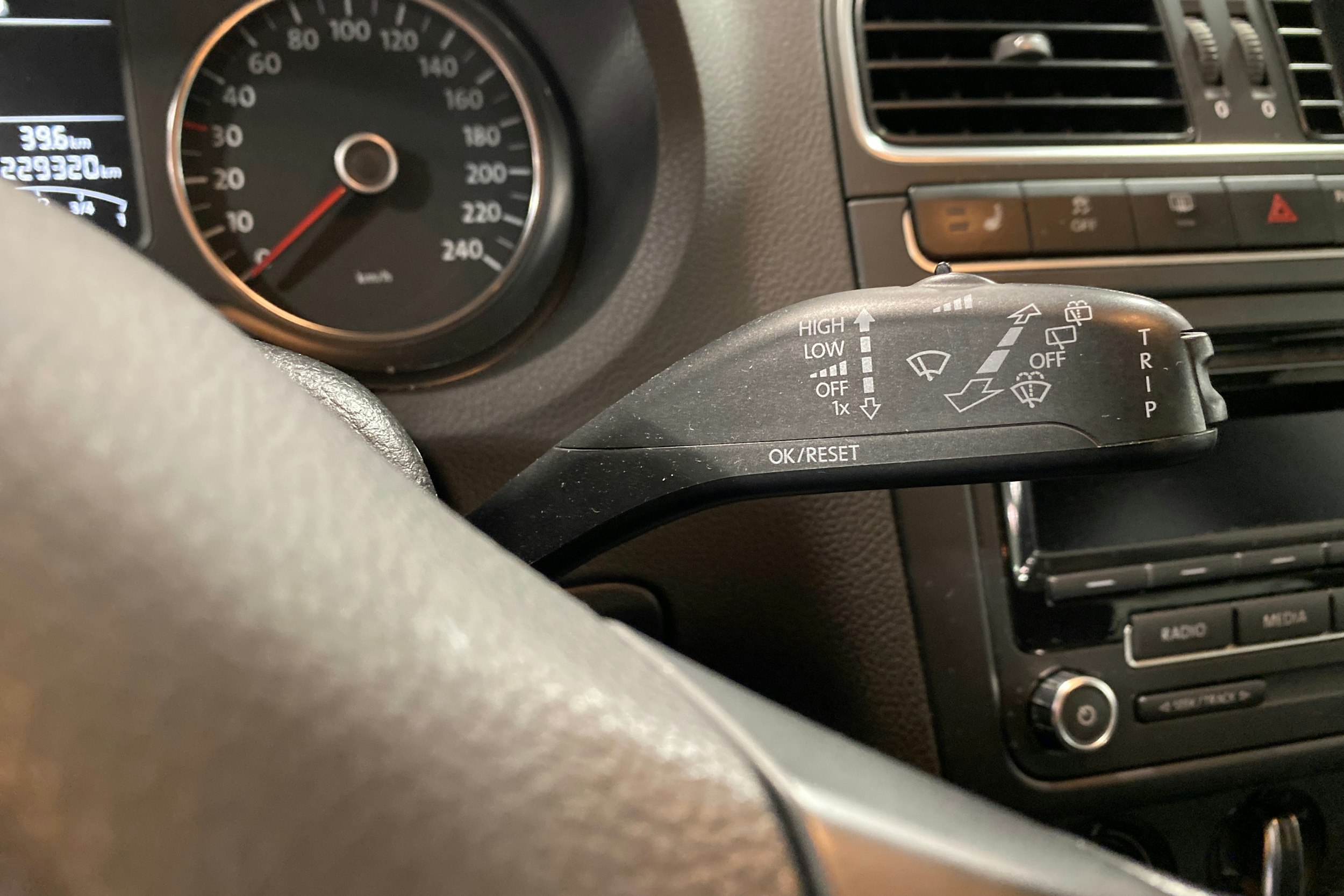 harmaa Volkswagen Polo 2012 kuva 15.